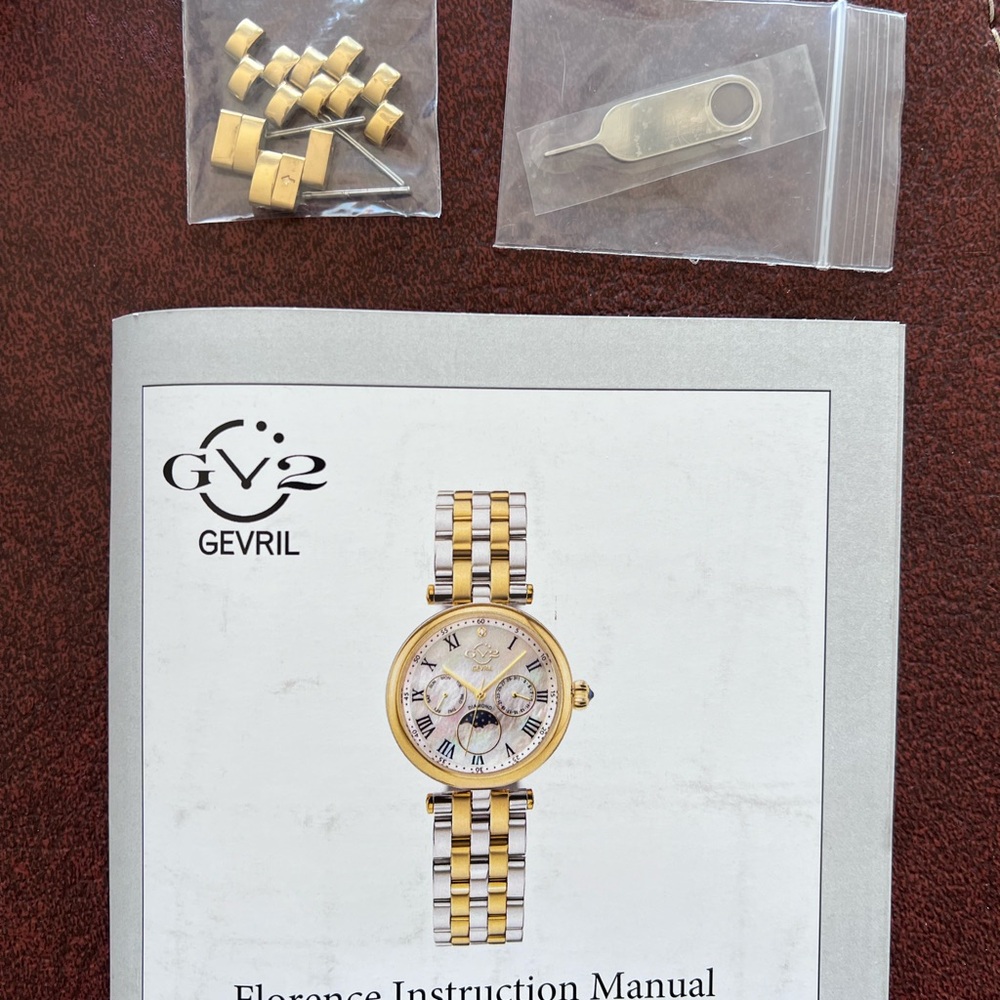 GV2 gold toned watch - Picture 4 of 5